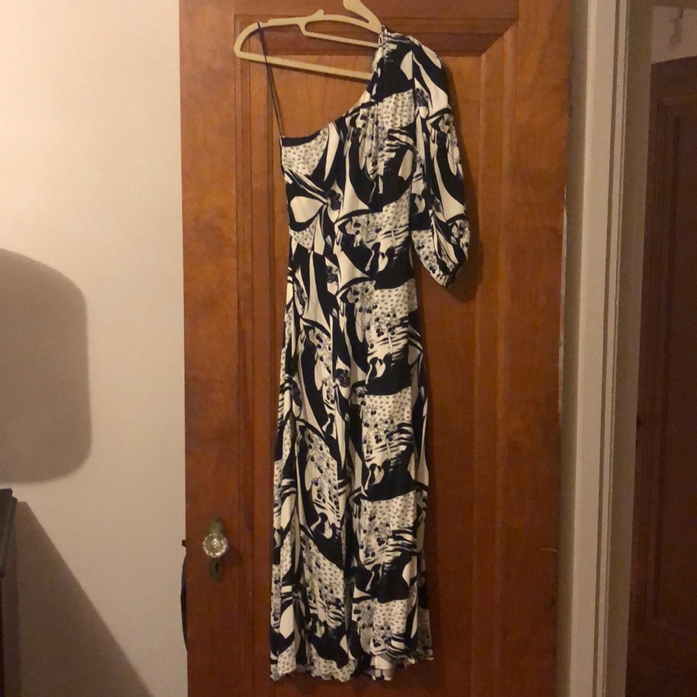 Black and white one sleeve Ref midi
